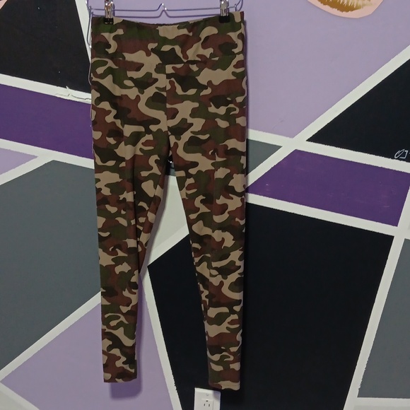 Pants - Camo Print Leggings